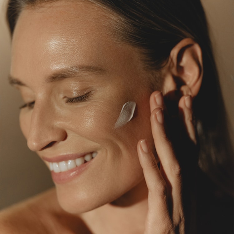 Sunleya Soin Solaire Anti-Âge SPF50+ - Soin solaire anti-âge haute protection