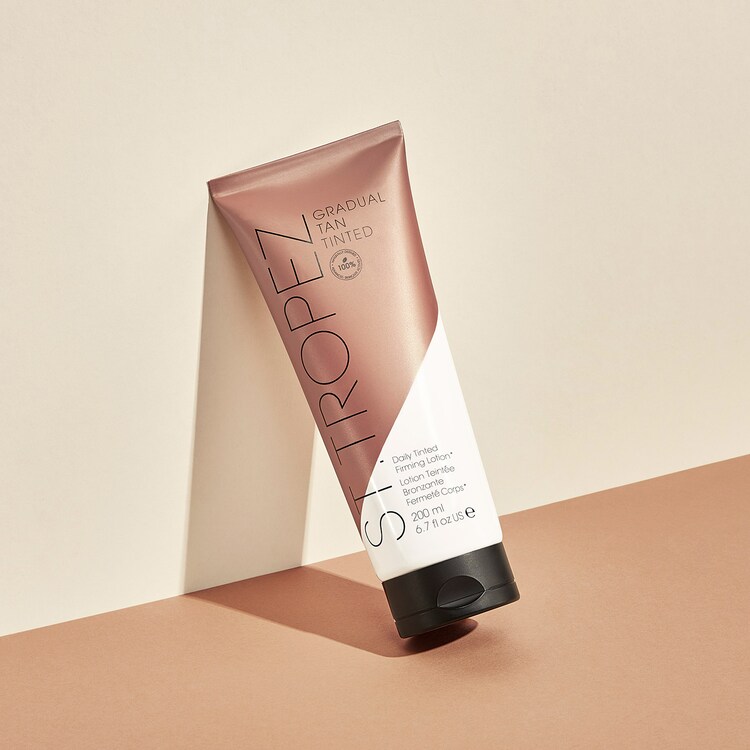 Gradual Tan Tinted - Lotion Bronzante Teintée Fermeté Corps