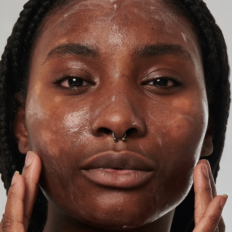 Solution pour la peau sèche et rugueuse avec de l'urée 10 % - Sérum visage