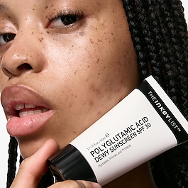 Polyglutamic Acid Dewy Suncscreen - Protectie solara pentru ten SPF30