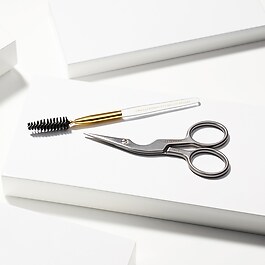 Augenbrauenschere mit Augenbrauenbürste