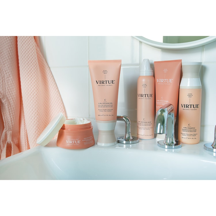 Gel di definizione per capelli ricci