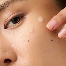 The Skinject Effect Essence - Essence r&eacute;g&eacute;n&eacute;rante aux spicules & PDRN