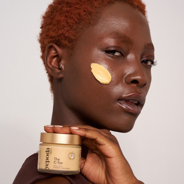 The C-Tox – Mascarilla de barro con vitamina C y cúrcuma