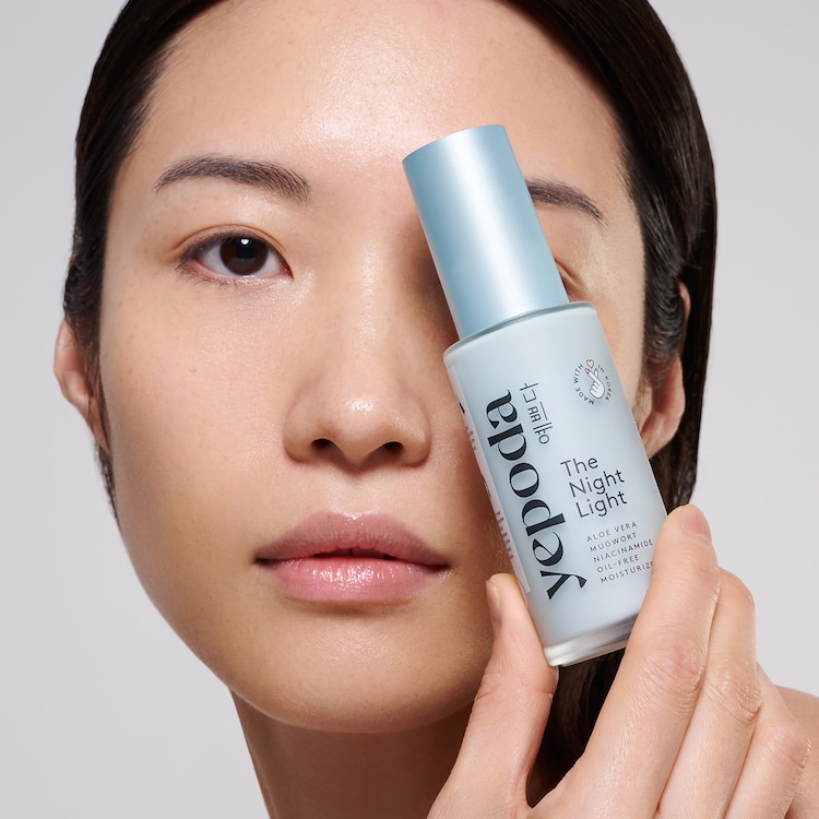 The Night Light - Oljefri fuktighetskräm med gråbo och niacinamid