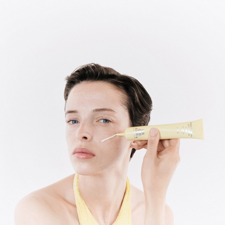 Daily Defence SPF 50 Fluid - Sonnenfluid mit leichter Textur