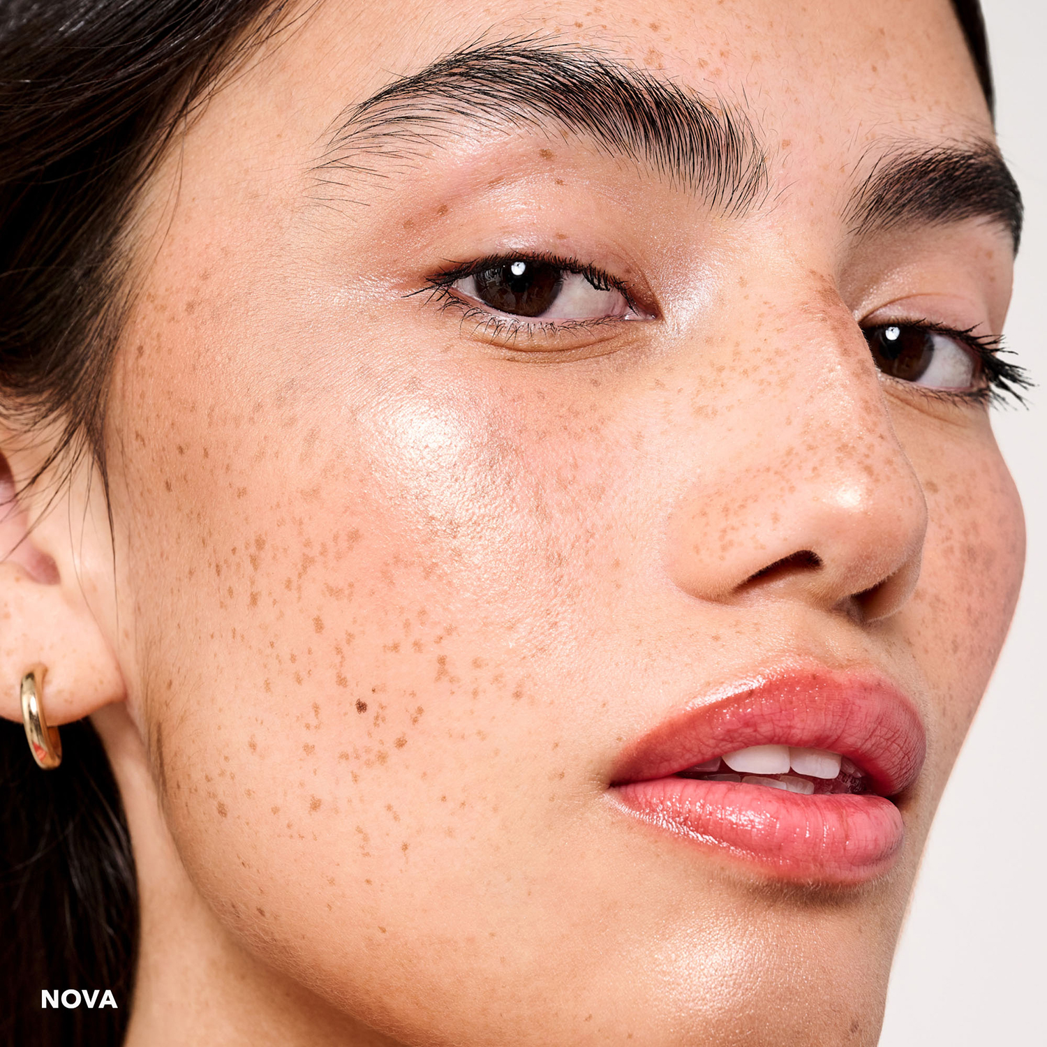 Glow-la-la - Iluminirajući highlighter u prahu
