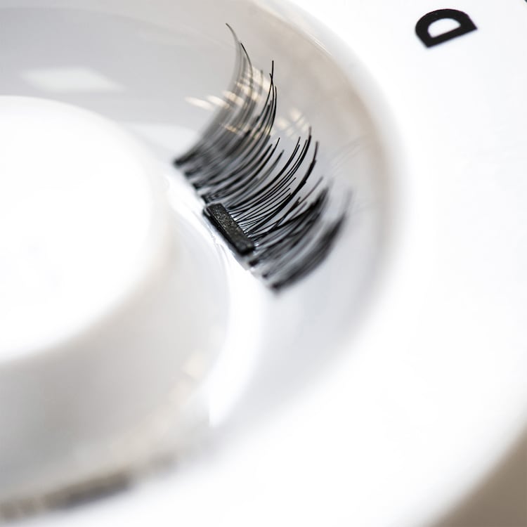Magnetic lashes - Faux-cils avec pose aimantée
