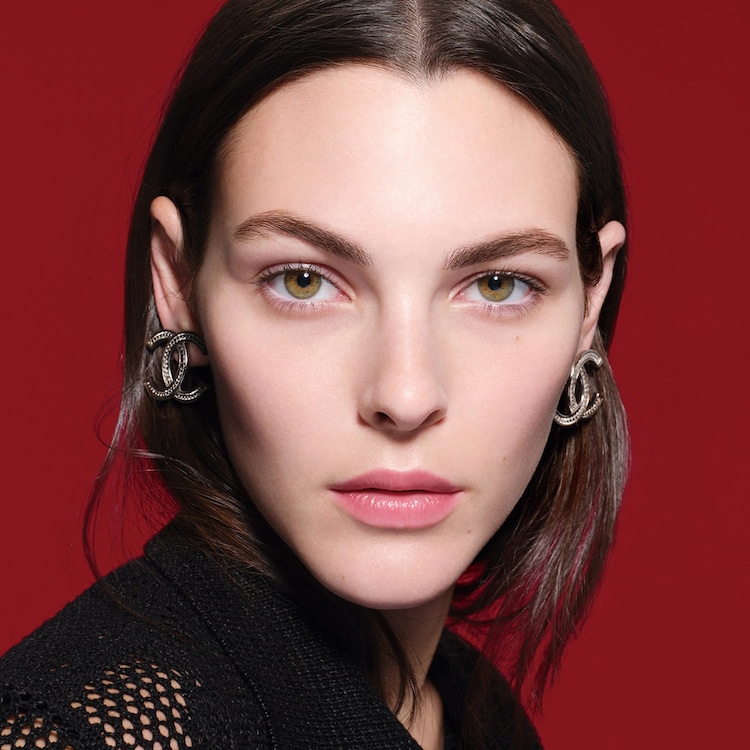 N°1 DE CHANEL - Red Camellia Serum-in-Mist