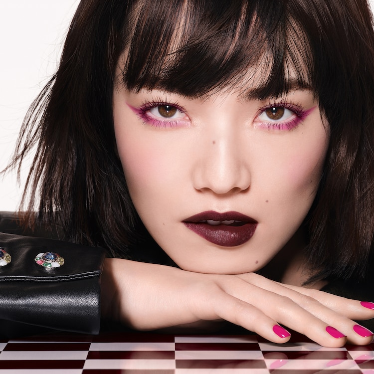 BAUME ESSENTIEL ROUGE NOIR  - Vielseitiger Balsam Für Einen Sanften Glow