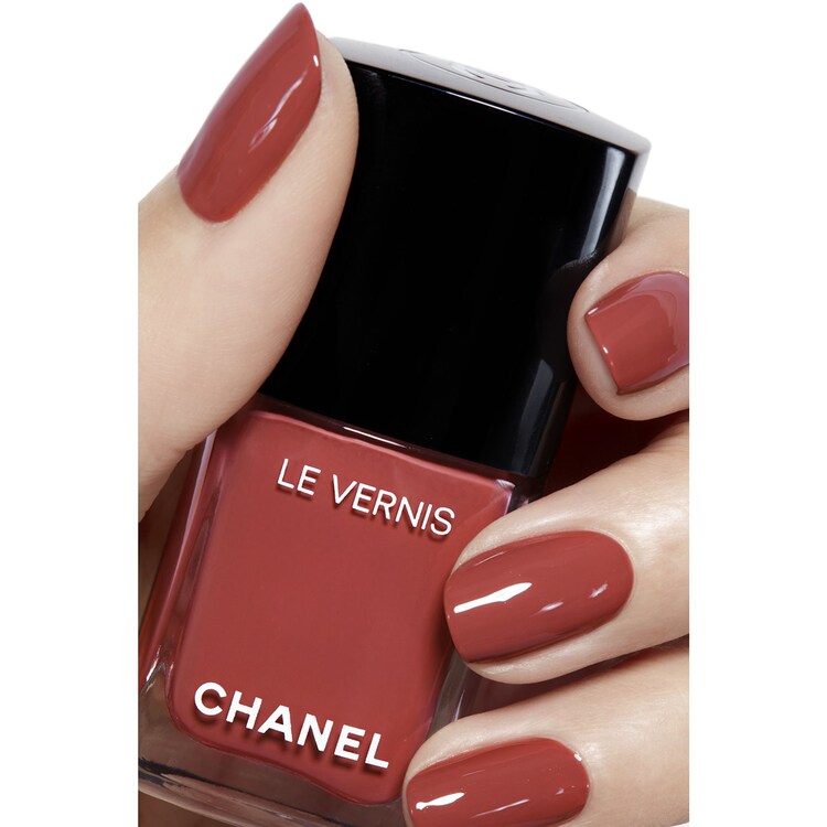 LE VERNIS - Longue Tenue