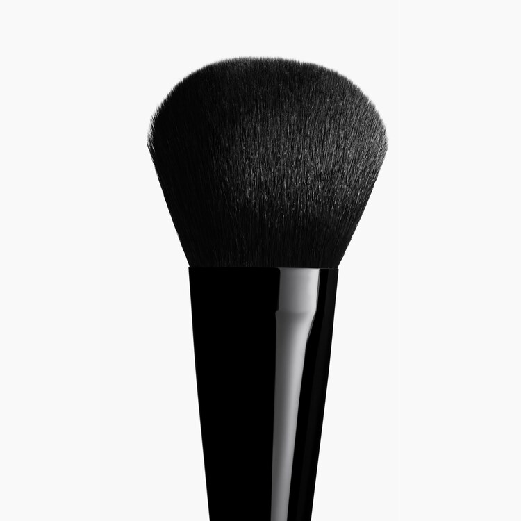PINCEAU BLUSH N°110 - Pędzel Do Różu 