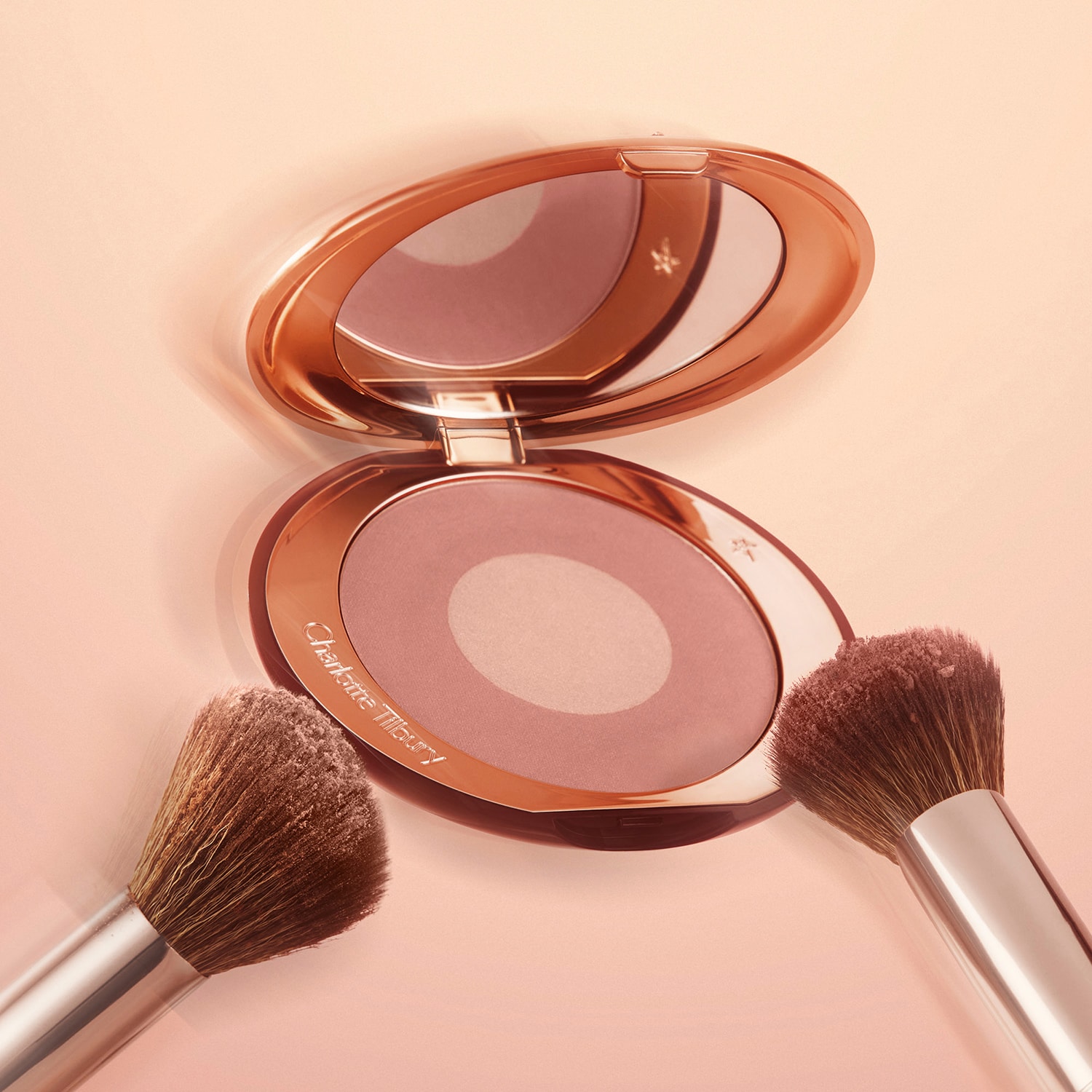 Airbrush Flawless Easy Soft Blur Bronzer + Blusher Brush