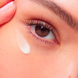 Total Eye Lift - Punjiva krema za područje oko očiju.
