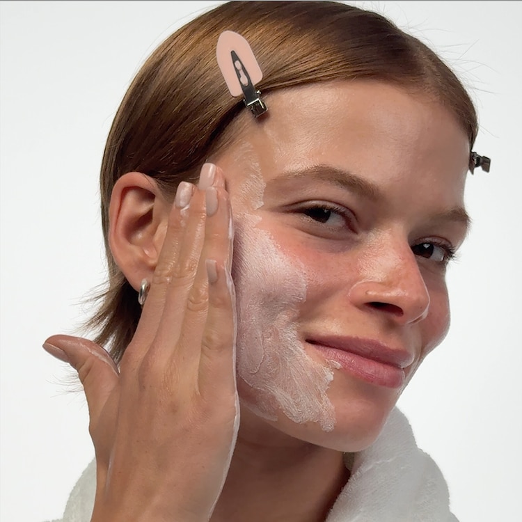 Moisture Surge Exfoliating Glow Cleanser - Exfolierender Gesichtsreiniger