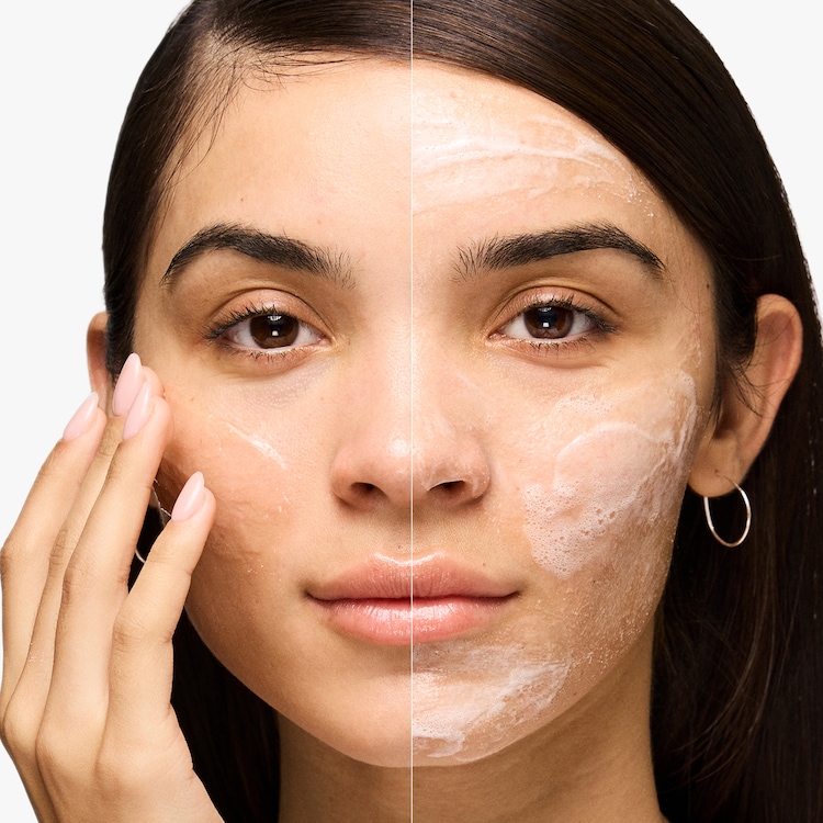 Moisture Surge Exfoliating Glow Cleanser - Exfolierender Gesichtsreiniger