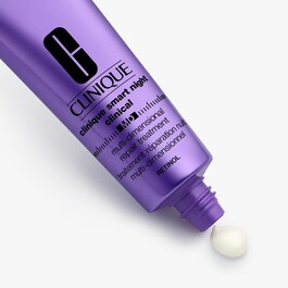 Clinique Smart Night&trade; - Vi&scaron;edimenzionalni tretman kože s retinolom