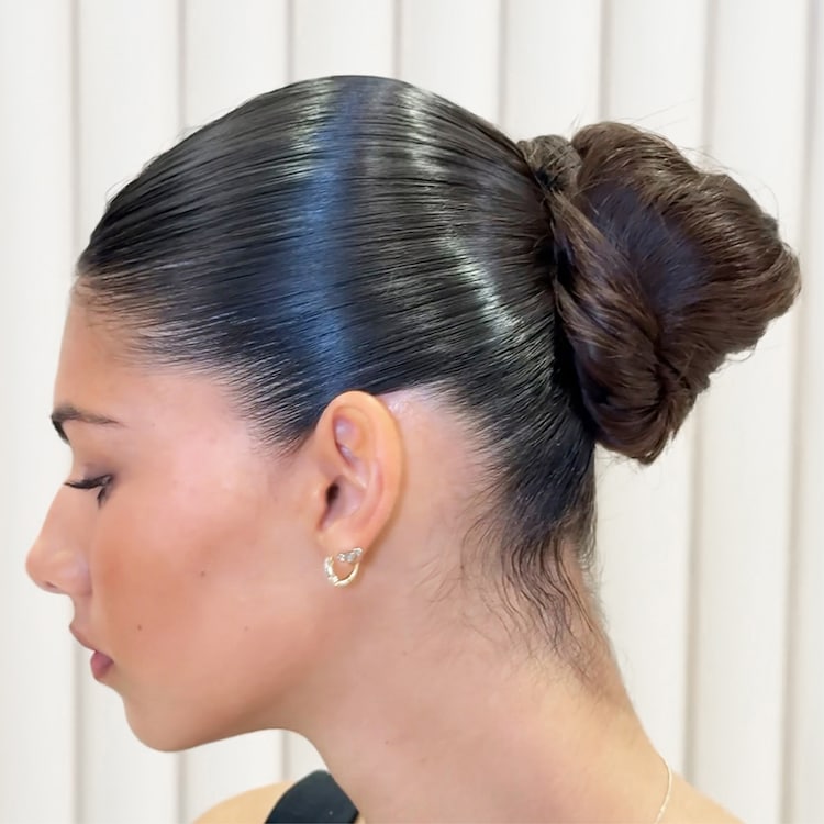 Cult Favorite Firm + Flexible Hairspray - Hårspray med fleksibelt hold 