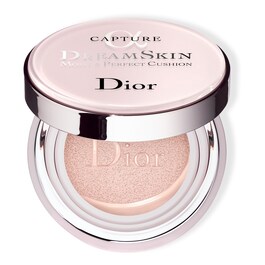 Capture Dreamskin Moist & Perfect Cushion Foundation SPF50