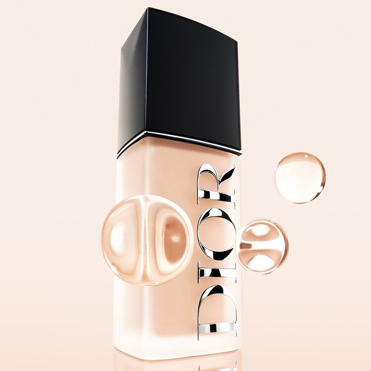 Dior Forever Skin Wear - Matt foundation med 24 timmars hållbarhet 