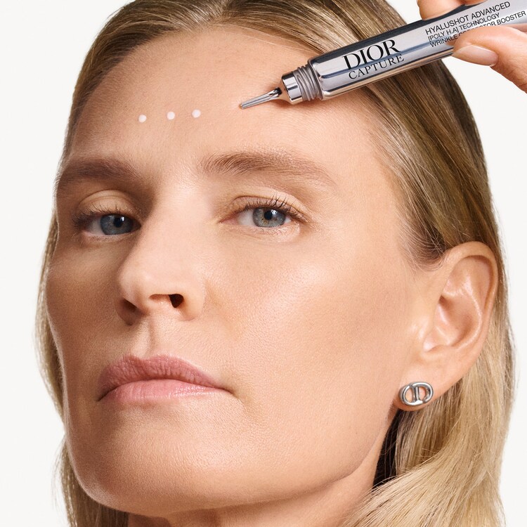 Dior Capture Hyalushot Advanced – Korektor vrásek zesilující účinky pleťové péče