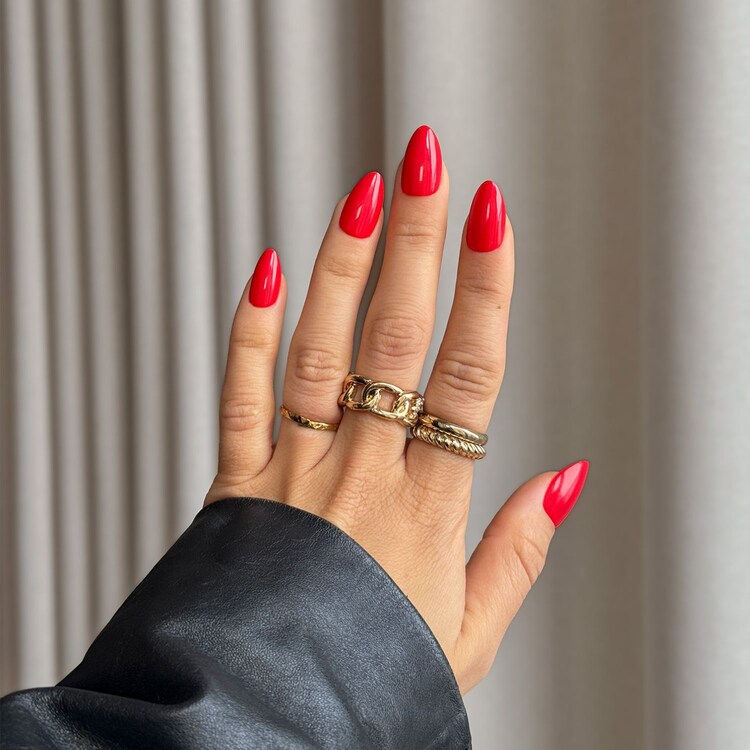 Ruby Red, Medium Almond - Press-on negle