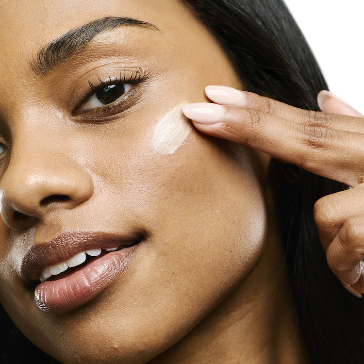 CC Crème - Tratamiento Corrector con color  Efecto saludable & Luminosidad