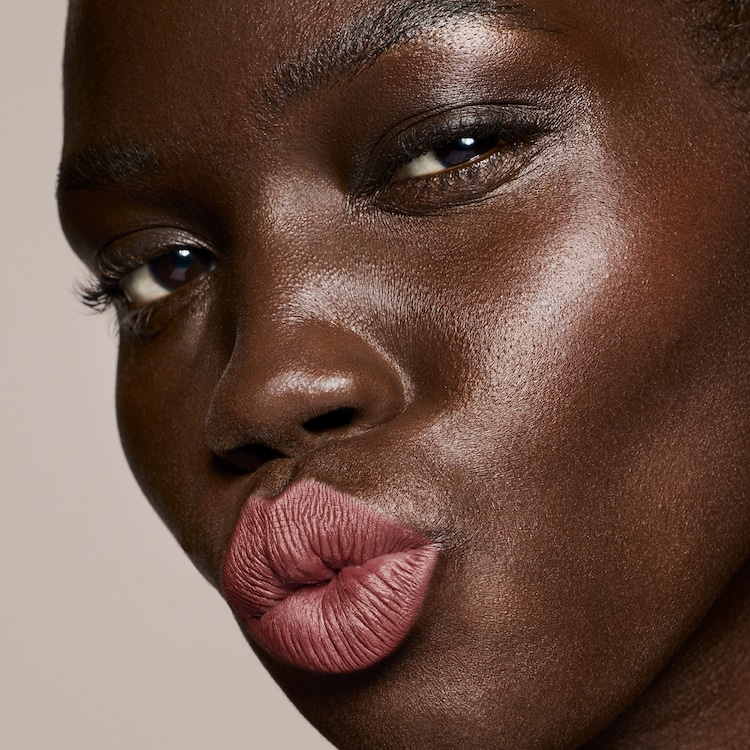 Stunna Lip Paint - Barra de labios fluida de larga duración