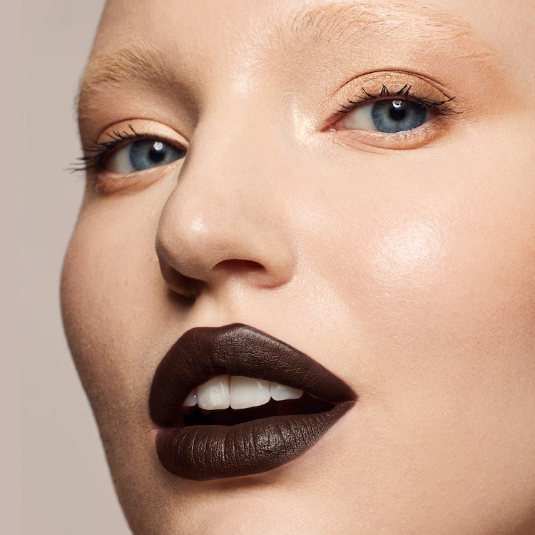 Stunna Lip Paint - Barra de labios fluida de larga duración