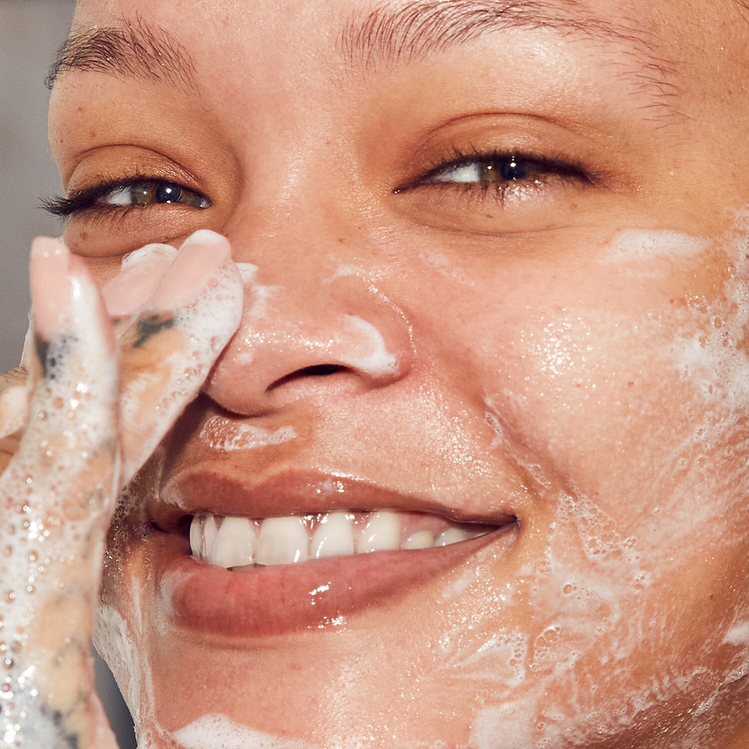 Пенка для лица с вишней из Барбадоса Fenty Skin Total Cleans'r