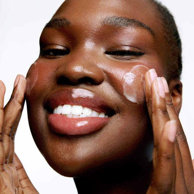 A.M GLOW Before Noon – Lait fluide booster d'éclat aux ceramides 