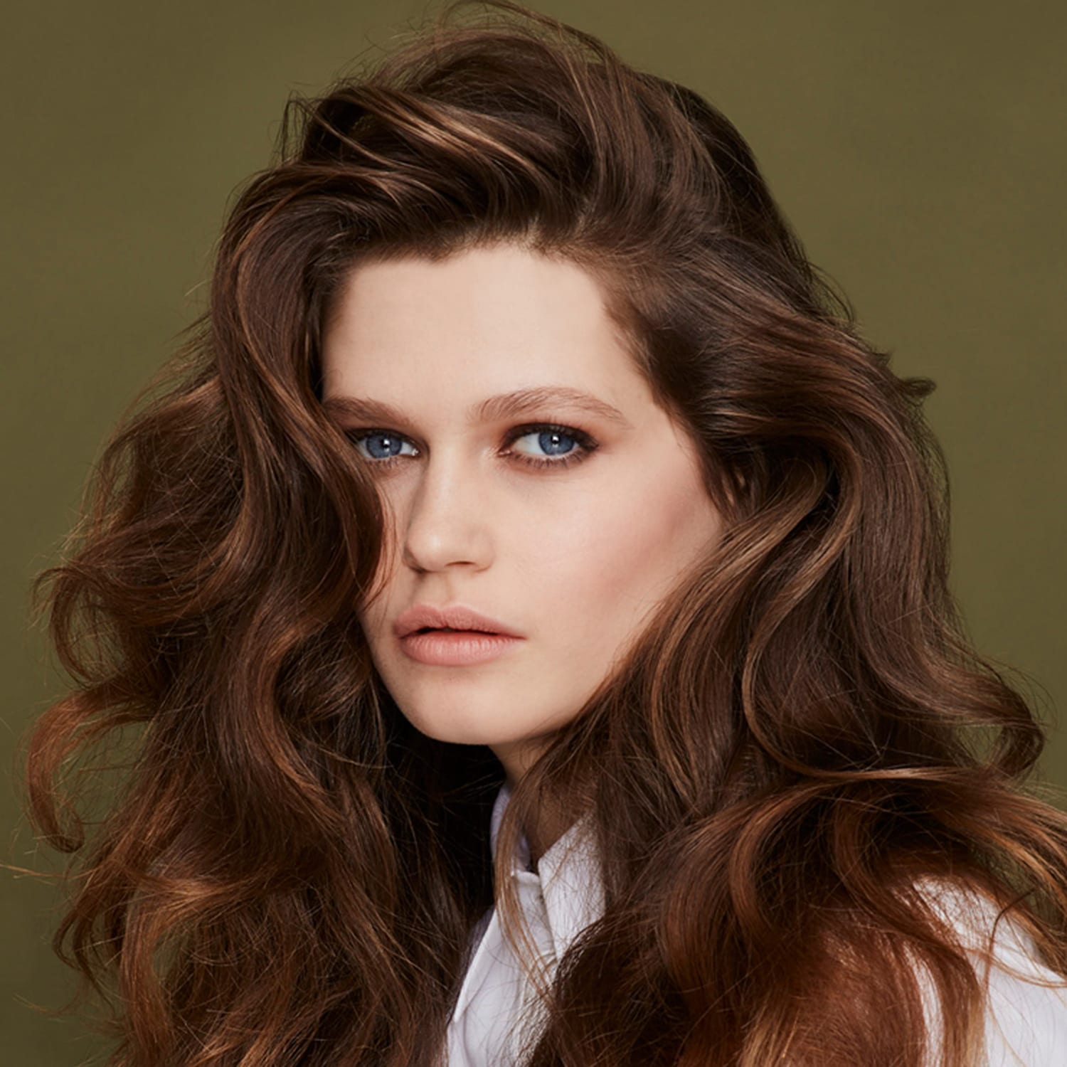 Modern Hairspray Styling Mist with Heat Protection