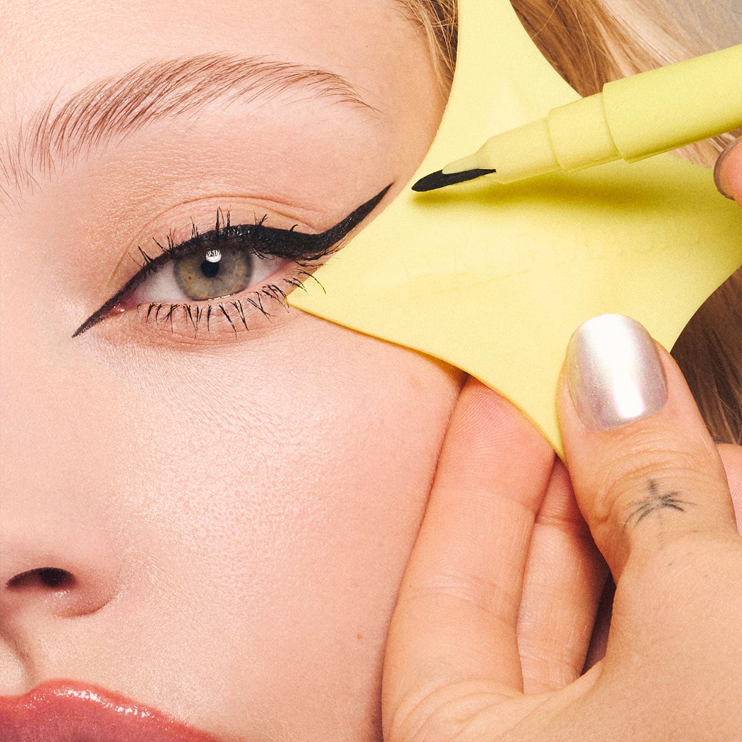 Magic Flik 12-Hour Longwear Liquid Eyeliner