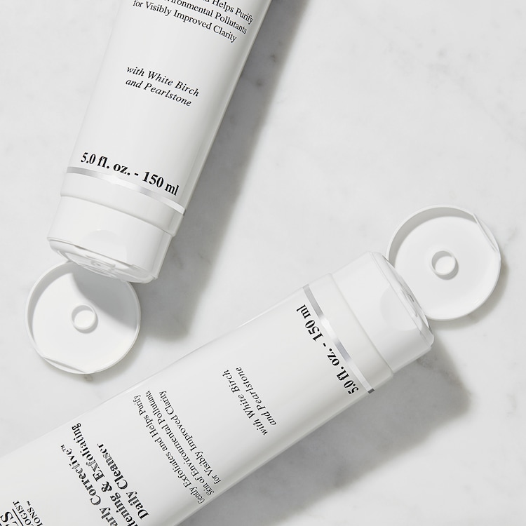 Clearly Corrective™ Brightening & Exfoliating Daily Cleanser