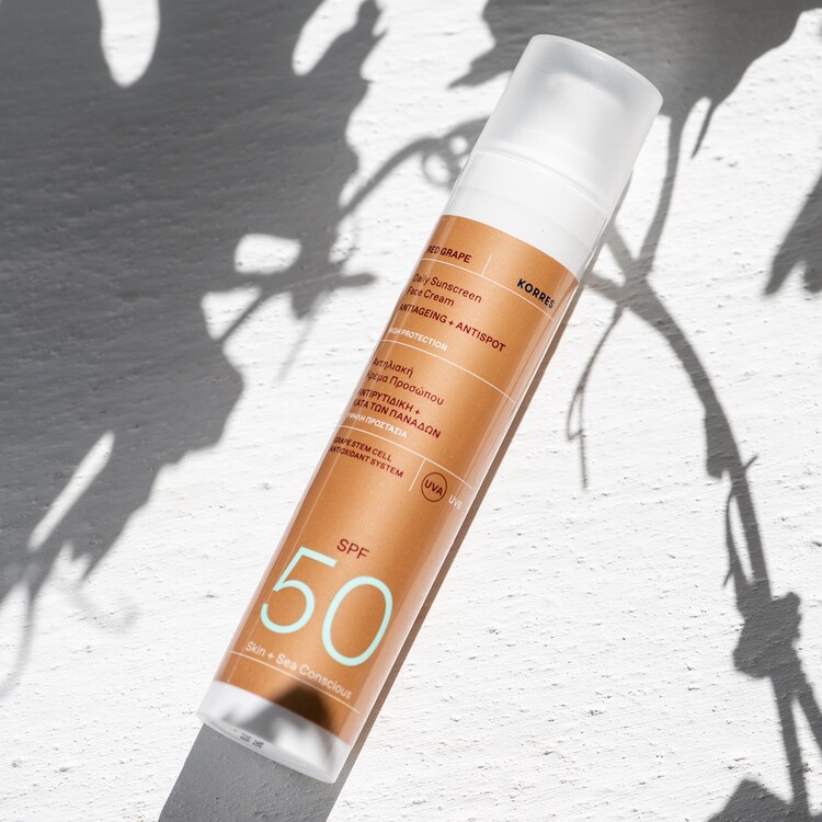RED GRAPE - Krem ochronny do twarzy SPF50 