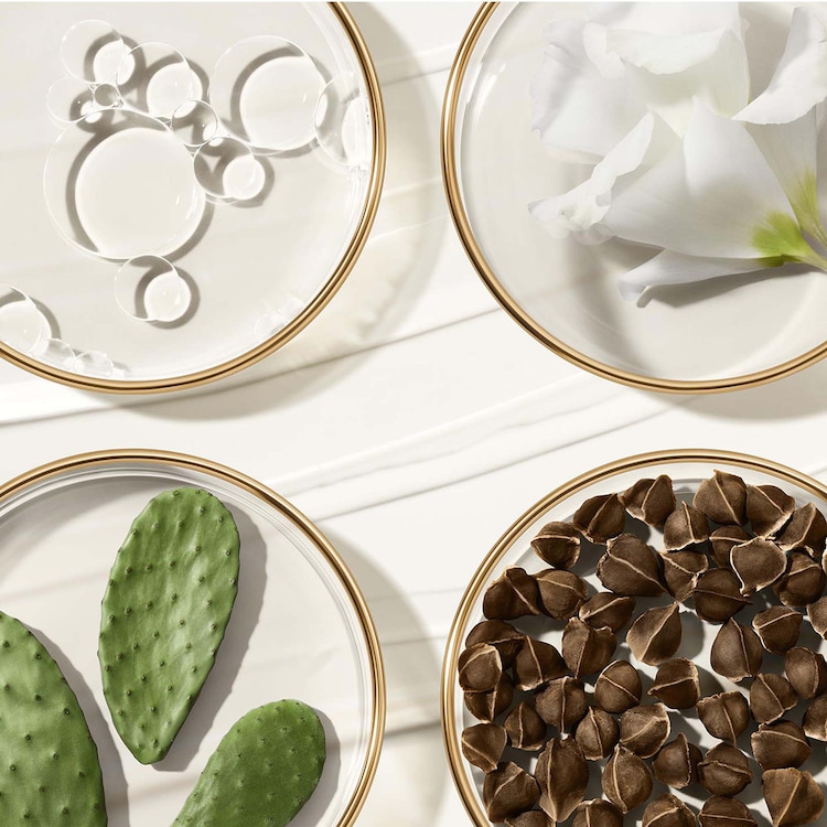 Revitalizing Supreme+ – Odmładzający balsam pod oczy