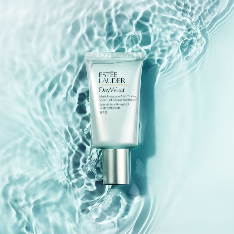DayWear - Multi-Protection Anti-Oxidant Sheer Tint Release Moisturizer SPF 15