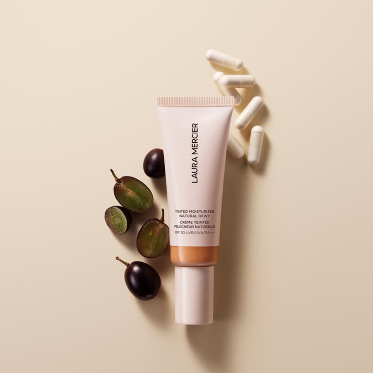 Tinted Moisturizer Natural Dewy - Crème Teintée Naturelle