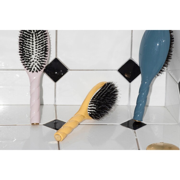 N.02 La Brosse Démêlante & Soin - L'Indispensable 
