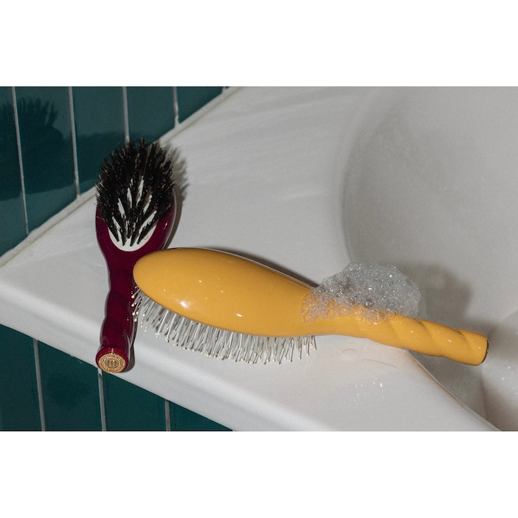 N.04 La Brosse Démêlante & Massante - La Miracle