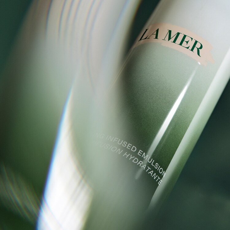 The Hydrating Infused Emulsion - Emulsione leggera idratante 