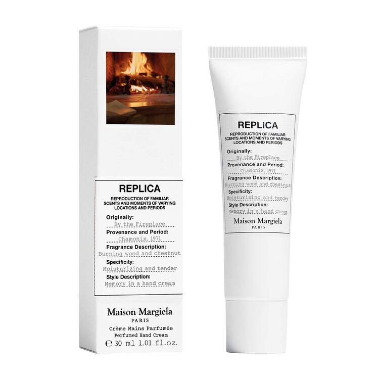 Replica By The Fireplace - Crème pour les Mains Boisée Ambrée