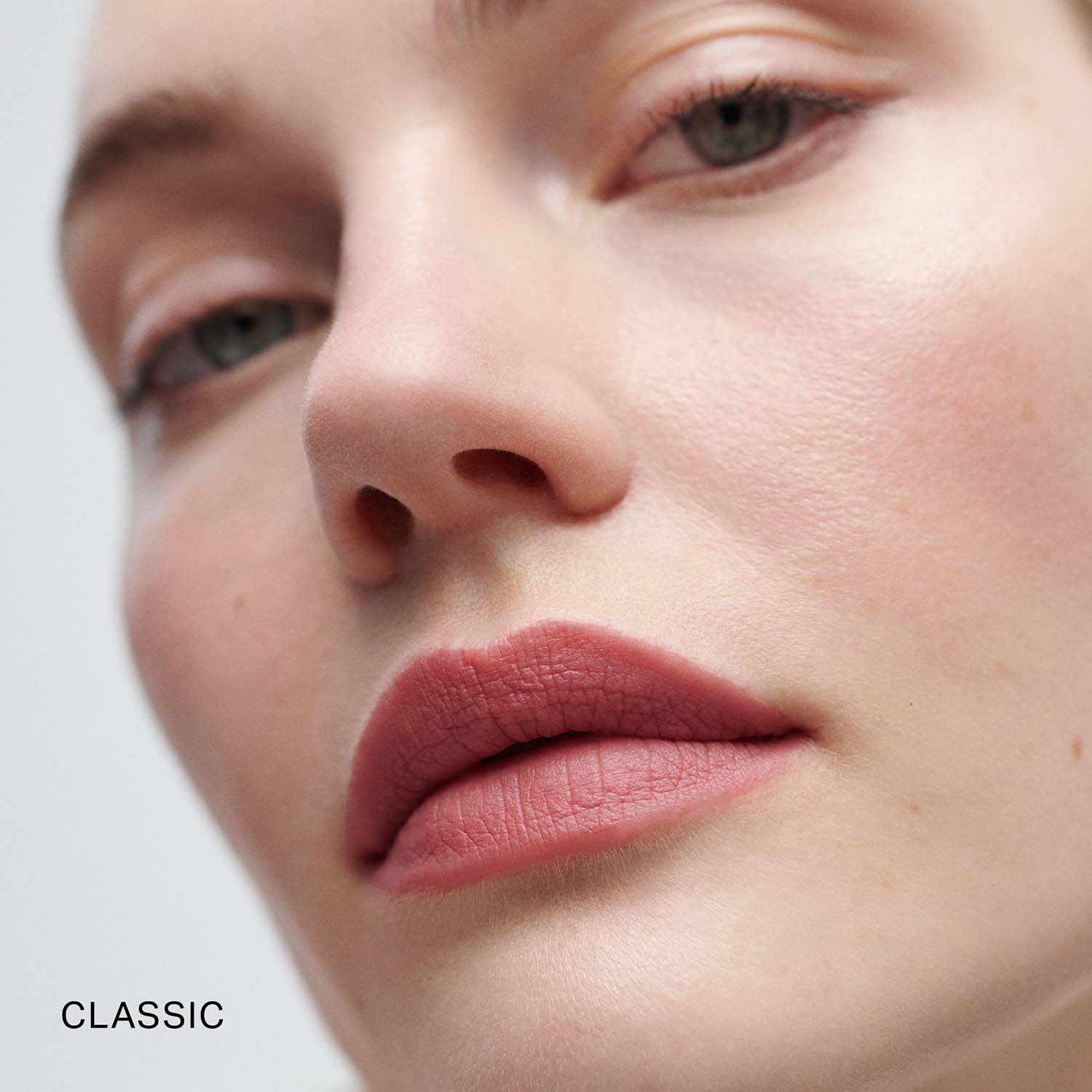 Signature Lip Lightweight Matte Lipstick 3g