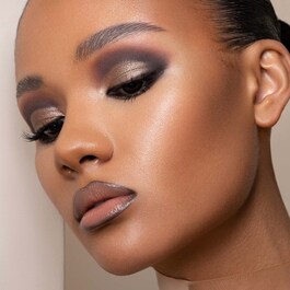 I Need A Nude Eyeshadow Palette - paleta sjenila za oči u nude nijansama