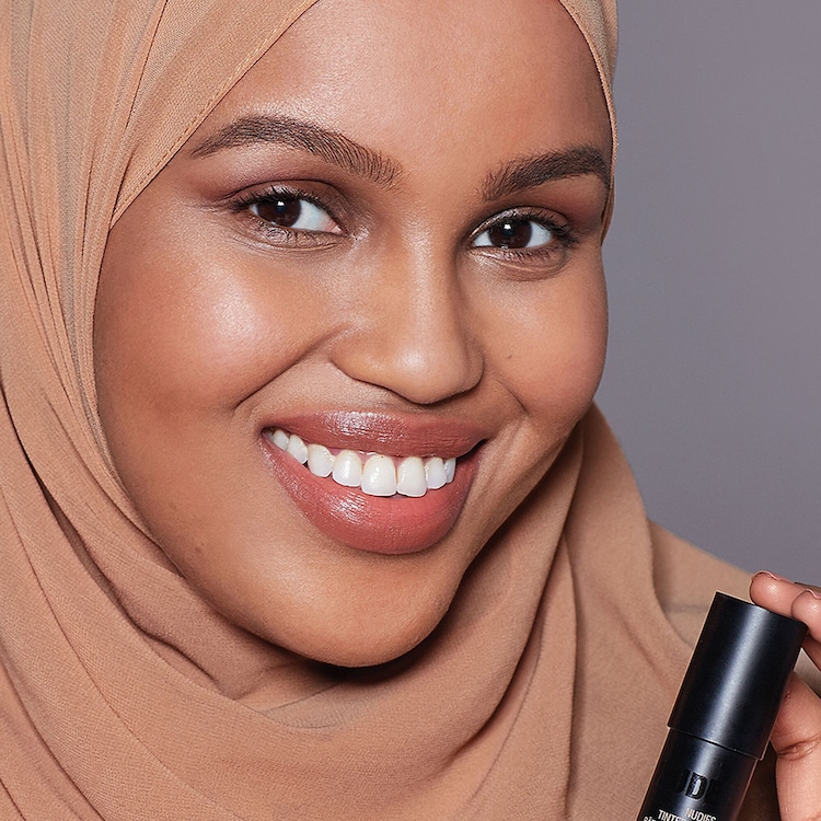 Nudies Tinted Blur Stick – Sztyft tonująco-wygładzający