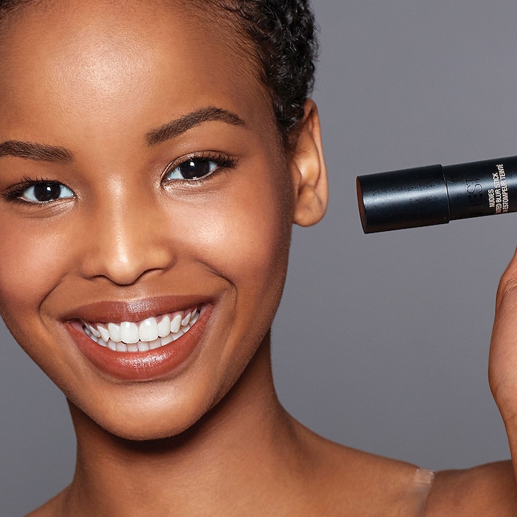 Nudies Tinted Blur Stick – Sztyft tonująco-wygładzający