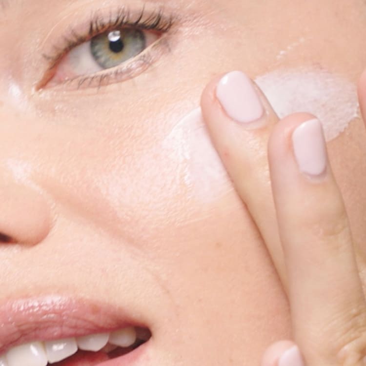 Nuxuriance Ultra - Creme Anti-manchas + Antienvelhecimento SPF30