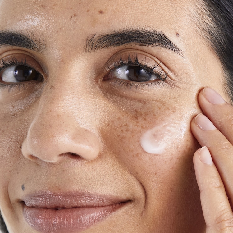 Fade Forward Serum gegen Pigmentflecken - empfindliche Haut