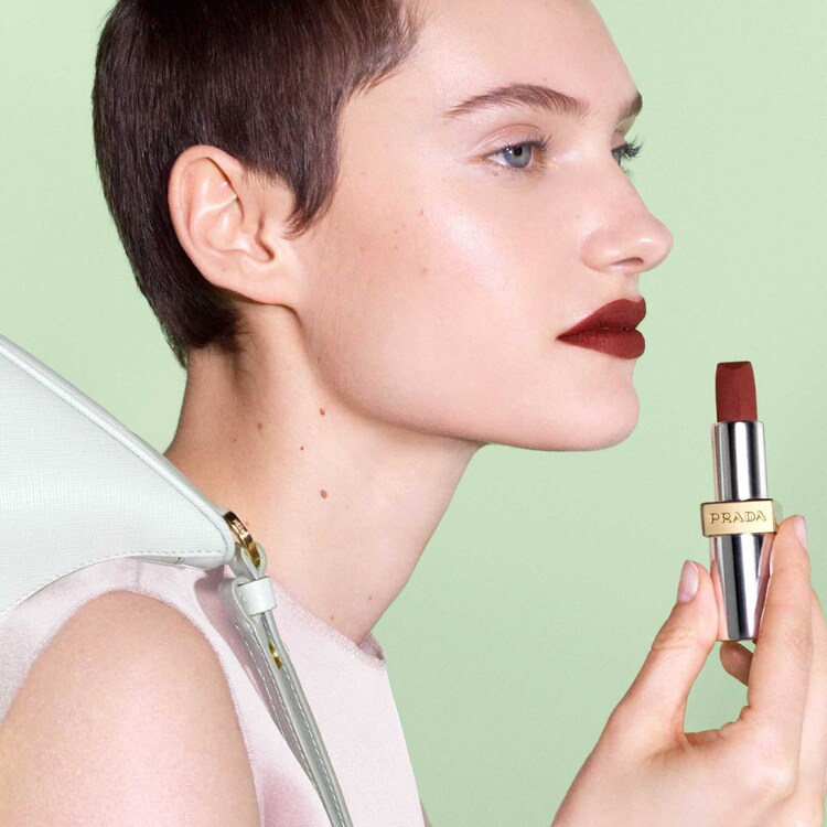 Prada Monochrome - Rossetto Hyper Matte a Lunga Tenuta