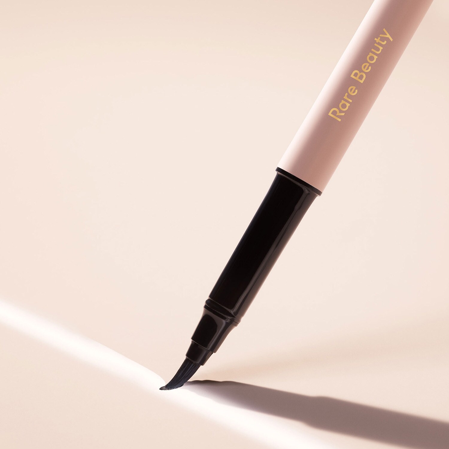 Лайнер в жидкой форме Rare Beauty Perfect Strokes Matte Liquid Liner, 0.9 мл